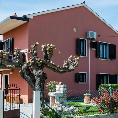 Vakantiehuis Family Friendly House With A Swimming Pool - 27190 Umag